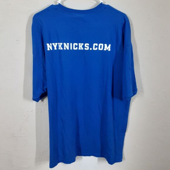 New York Knicks Mens XL Larry Johnson Signed #2 Blue Short Sleeve T Shirt NBA - Picture 5 of 7